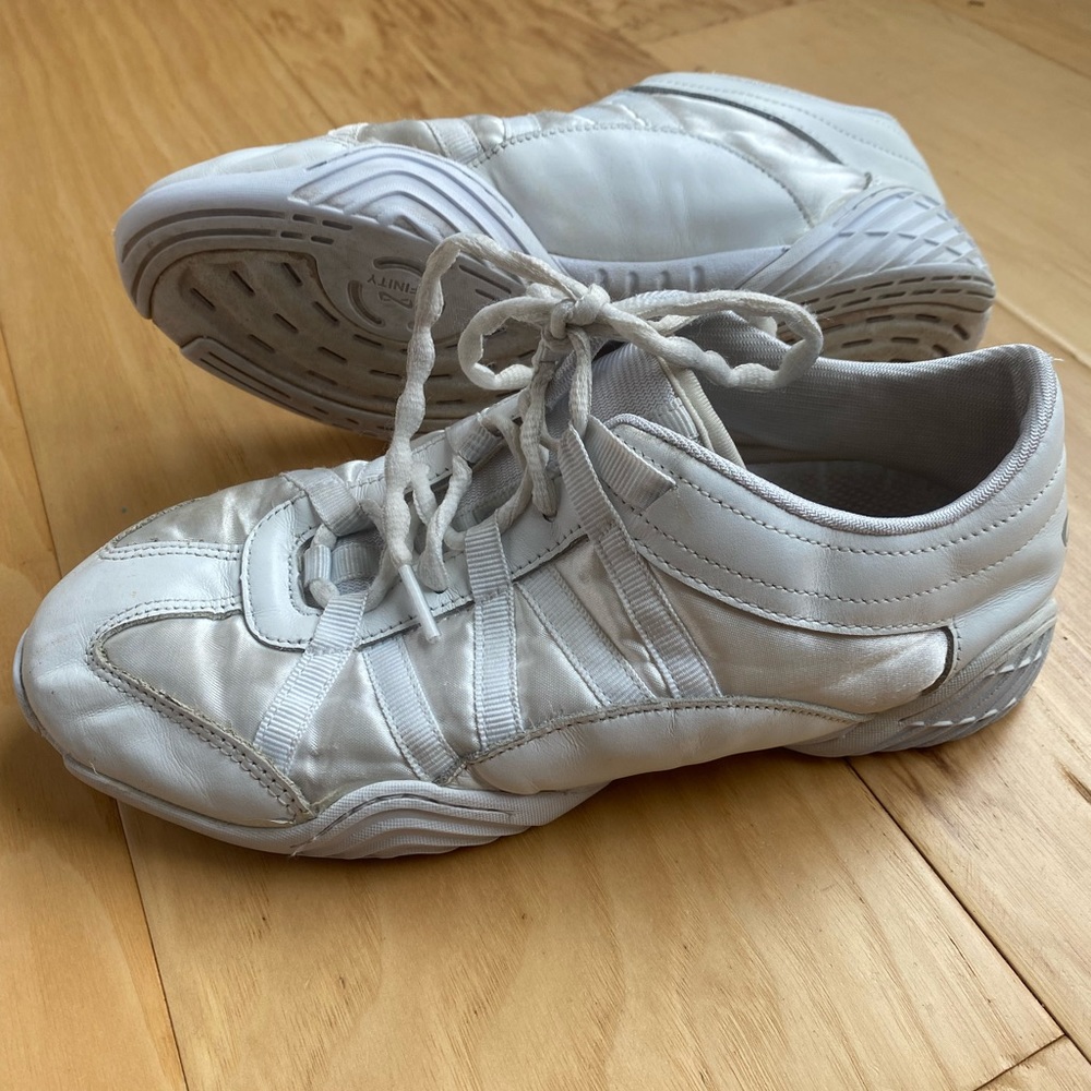 Nfinity cheer shoes